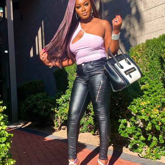 Meet your Posher, Mandy - Picture 4 of 6